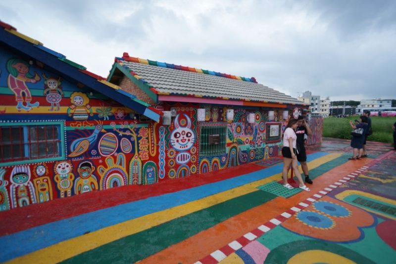 【台湾旅行】彩虹眷村は一人のおじいちゃんが描いた色彩豊かなポップな村でした